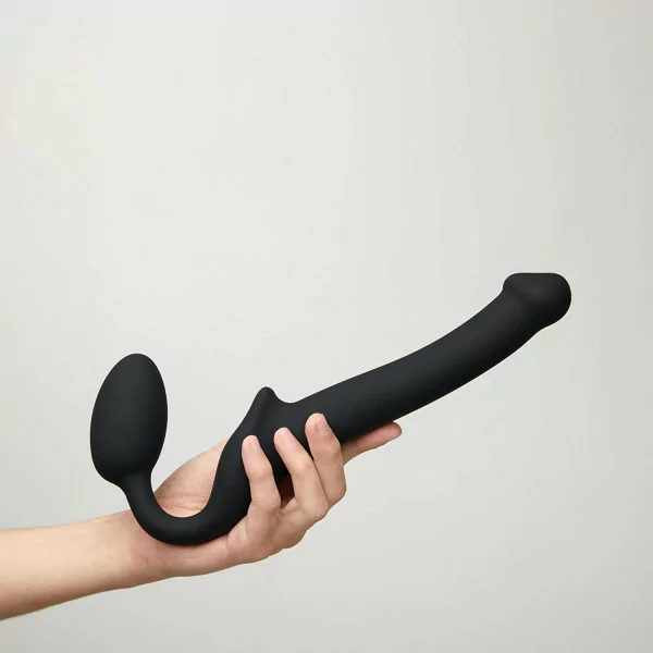 Dildo Strap-on anatomico nero Strap-on-Me - (54,50&nbsp;€) | Poppers Express